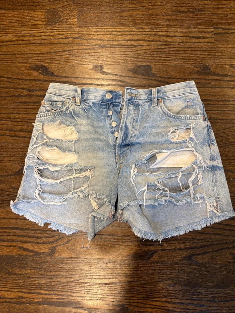 Free People Blue Distressed Button-Front Denim Shorts size 27